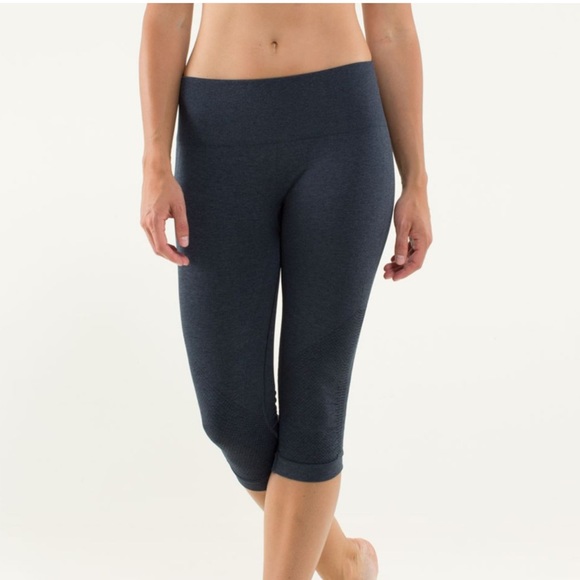 Lululemon In The Flow Crop ll Size 4 - Picture 2 of 16